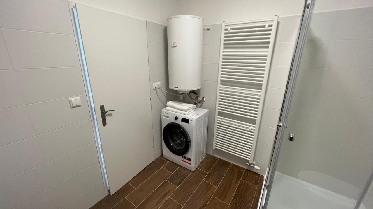 2 Room Apartment With Balcony Liptovský Mikuláš Eksteriør bilde