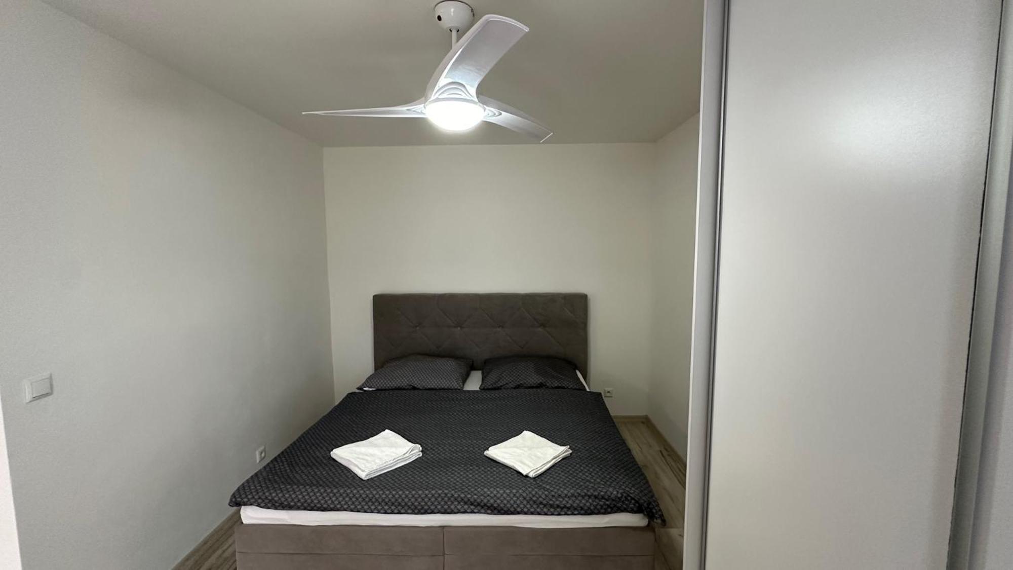 2 Room Apartment With Balcony Liptovský Mikuláš Eksteriør bilde